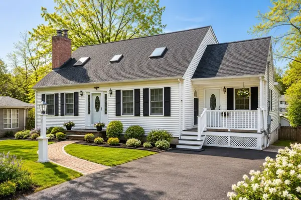 11 Stonewood Ln, Braintree, MA 02184