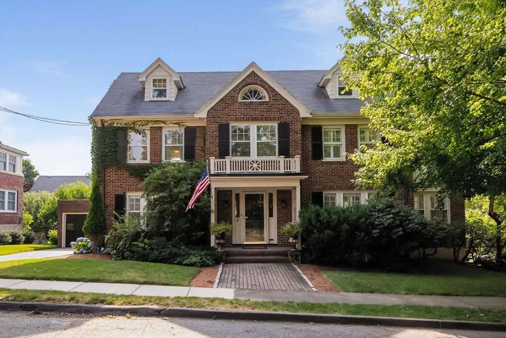 3 Essex Rd, Belmont, MA 02478 - #1