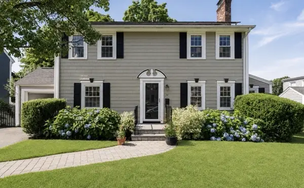 32 Grosvenor Rd, Waltham, MA 02453