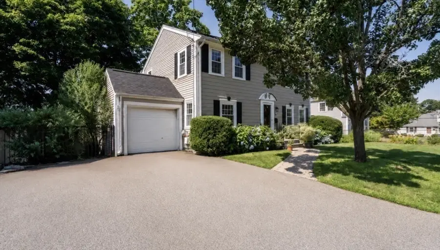 32 Grosvenor Rd, Waltham, MA 02453 - #2