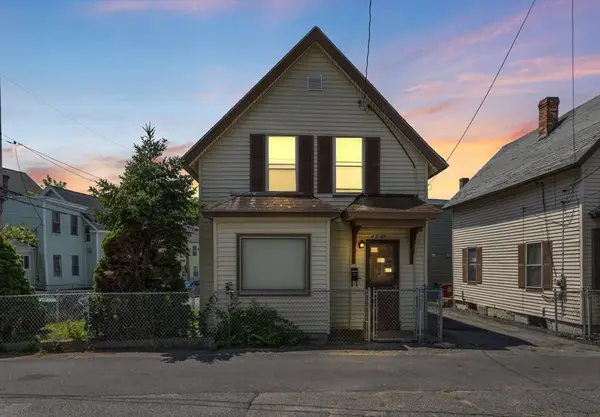 4 L St, Lowell, MA 01850