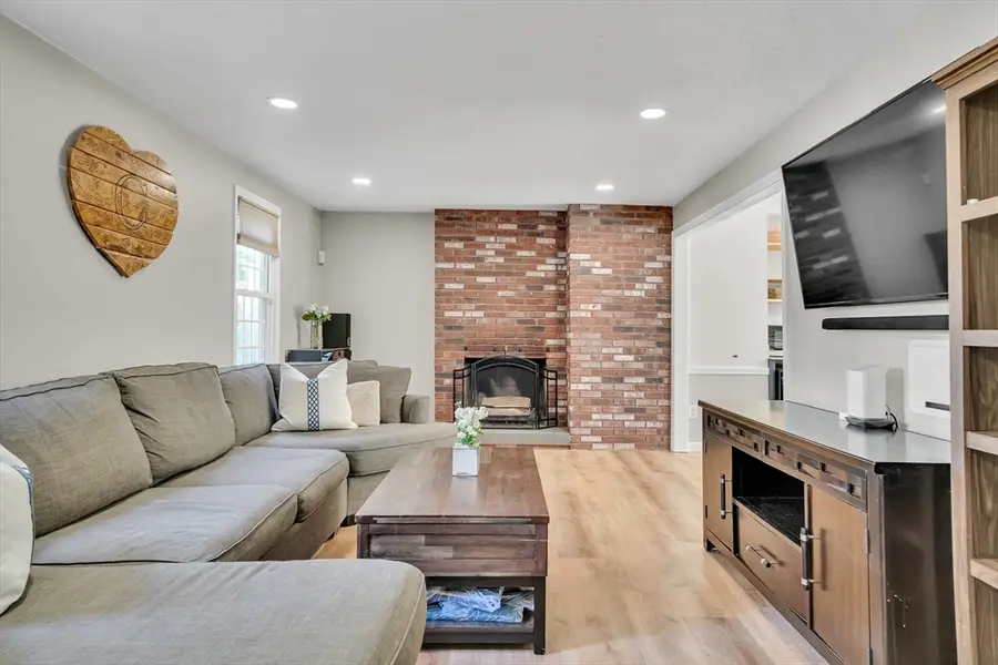 16 Camelot Ct #16, Stoughton, MA 02072 - #2