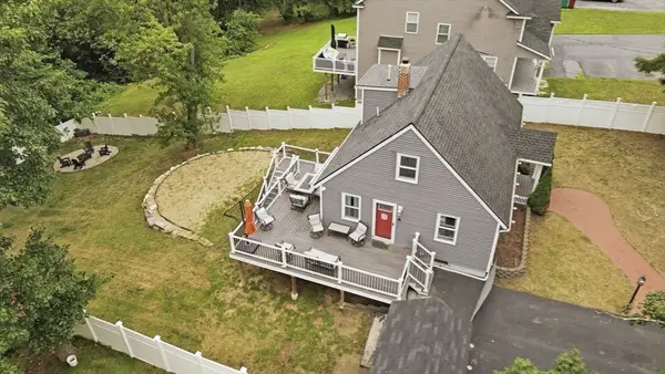 1582 Varnum Ave, Lowell, MA 01854