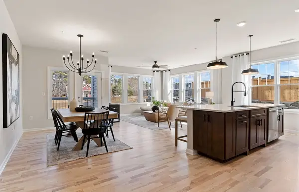 399 Neponset #107, Canton, MA 02021