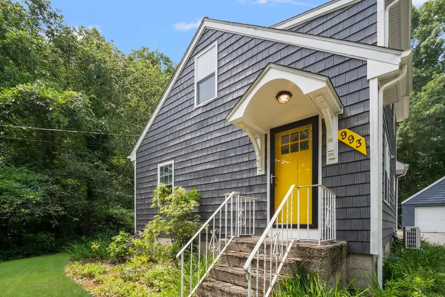 993 Pine St, Seekonk, MA 02771 - #3