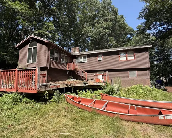 33 Juckett Hill Dr, Belchertown, MA 01007