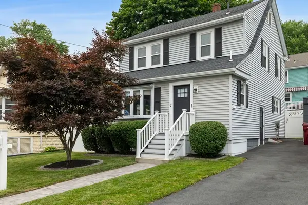 7 Harvard St, Melrose, MA 02176