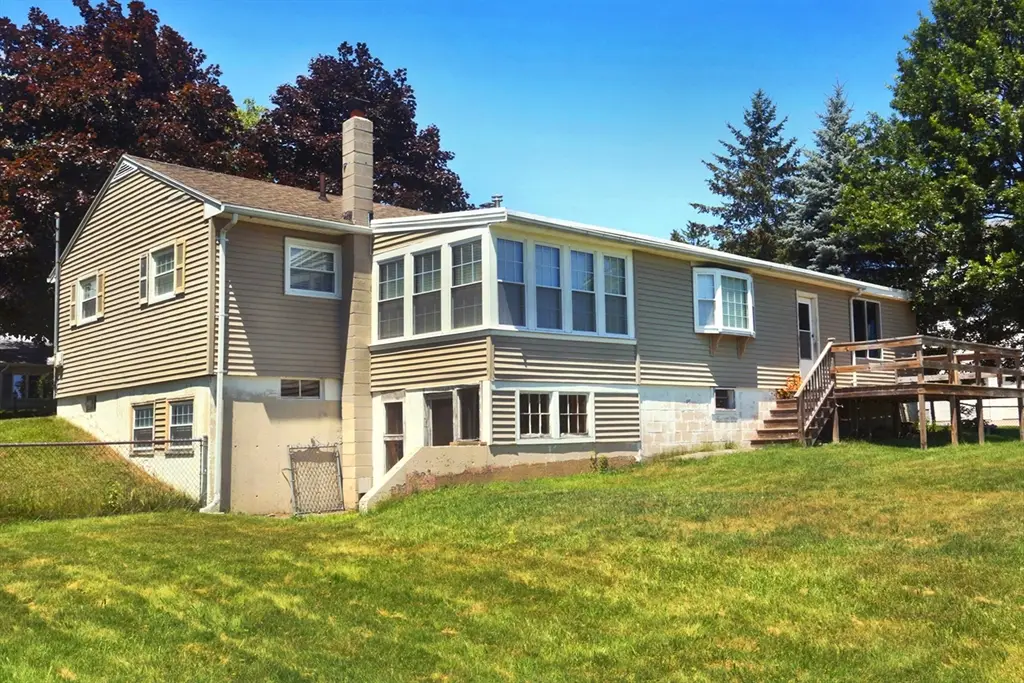 33 Johnson St, Newburyport, MA 01950 - #1