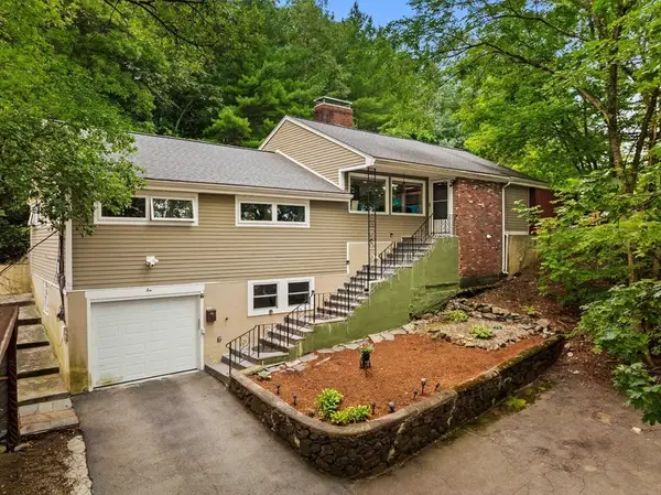 10 Rafferty Rd, Stoneham, MA 02180