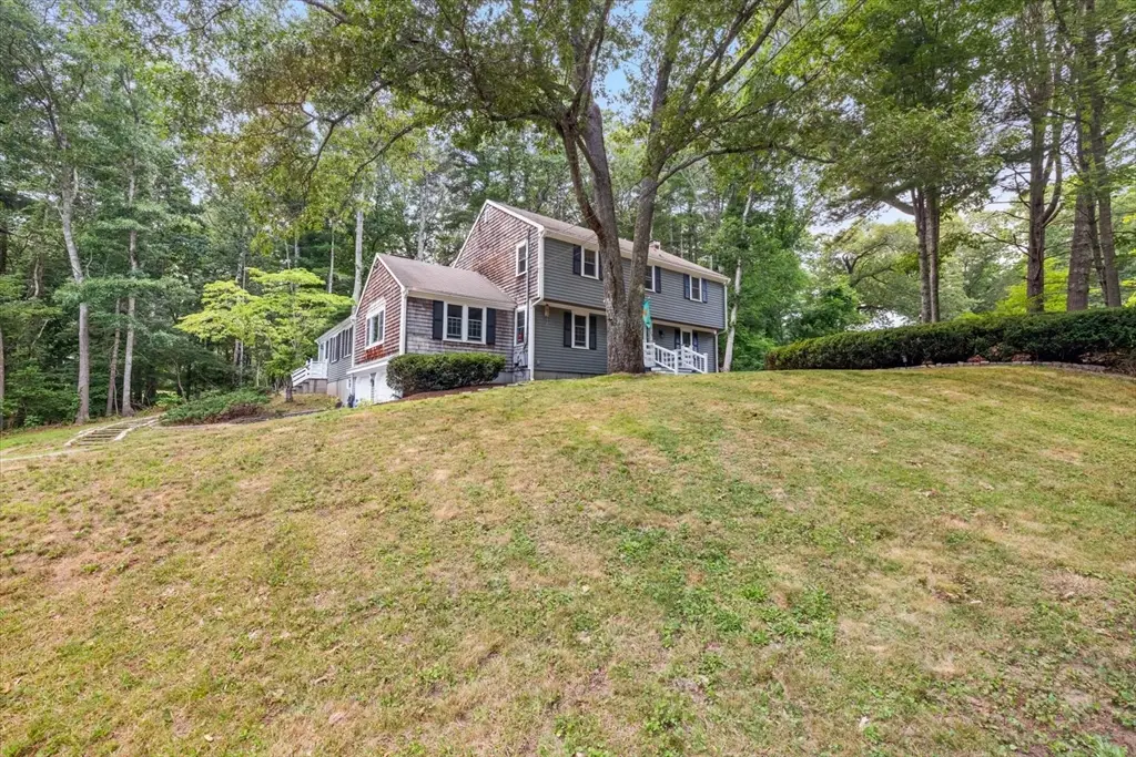 10 Flint Locke Dr, Duxbury, MA 02332 - #1
