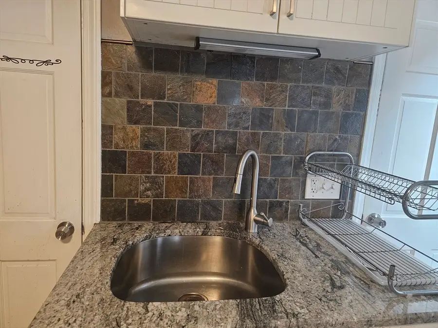 941 S Franklin St, Holbrook, MA 02343 - #3