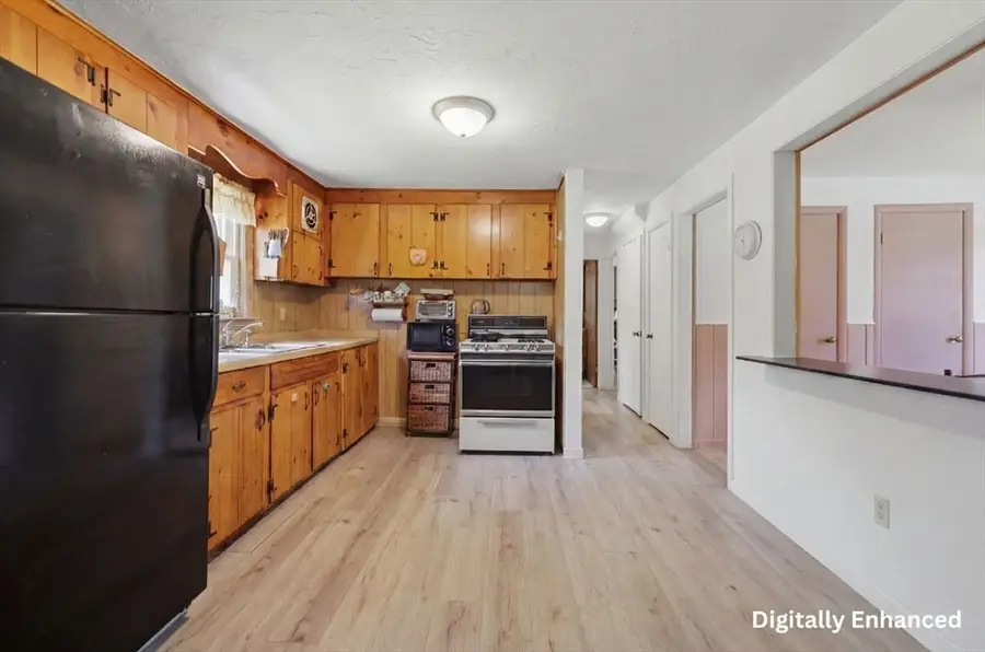 6 Meadowbrook Rd, Hudson, MA 01749 - #3