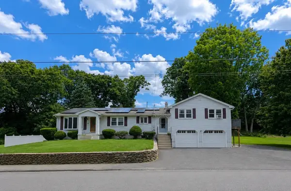 8 Rochelle St, Auburn, MA 01501