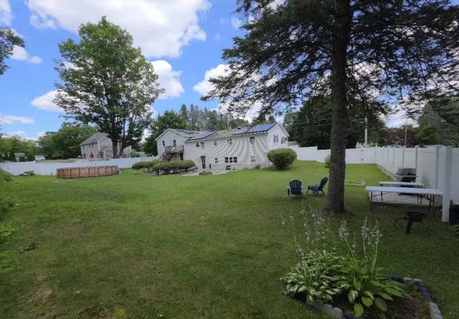 8 Rochelle St, Auburn, MA 01501 - #3