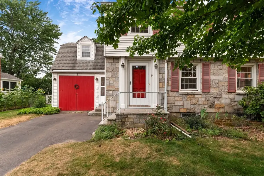 19 Colonial Dr, Arlington, MA 02474 - #3
