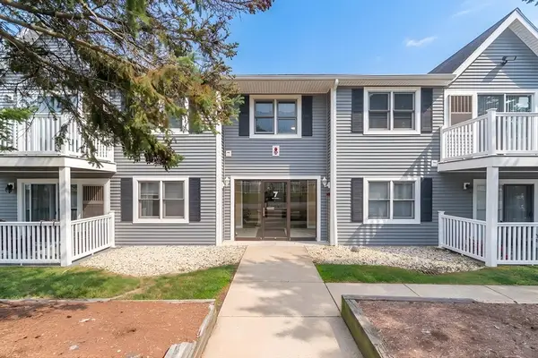 450 Somerset Ave #705, Taunton, MA 02780
