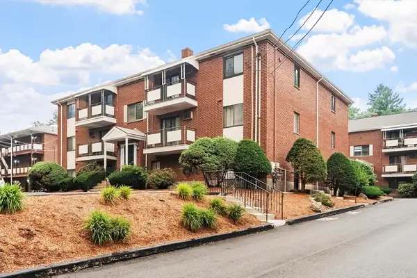 20 Colonial Drive #10, Andover, MA 01810
