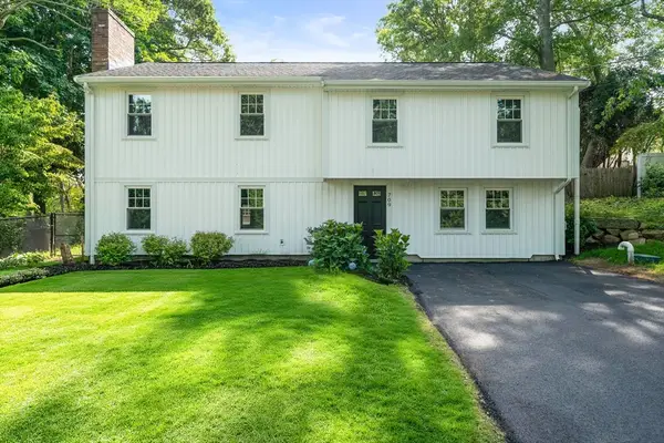 709 County Rd, Bourne, MA 02559
