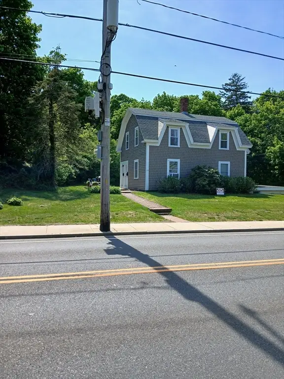 210 Court St, Plymouth, MA 02360