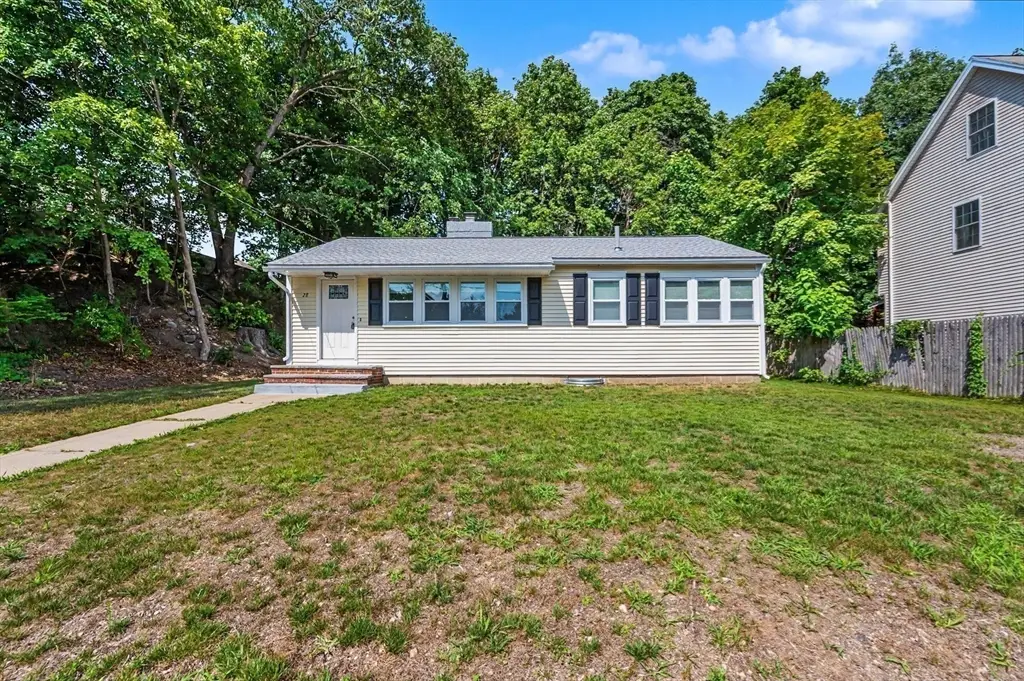 28 Hayes Ave, Lowell, MA 01854 - #1