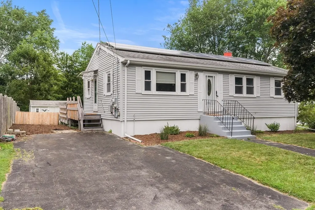 21 Lafayette St, Amesbury, MA 01913 - #1