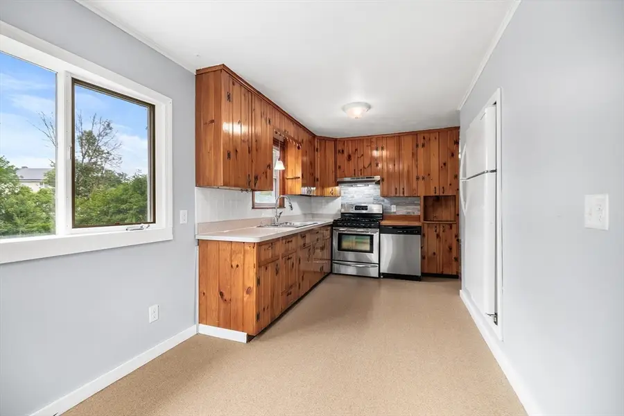 21 Lafayette St, Amesbury, MA 01913 - #3