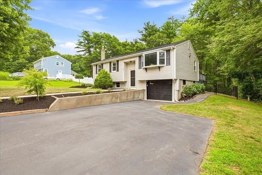 252 Gorwin Dr, Hanson, MA 02341 - #2