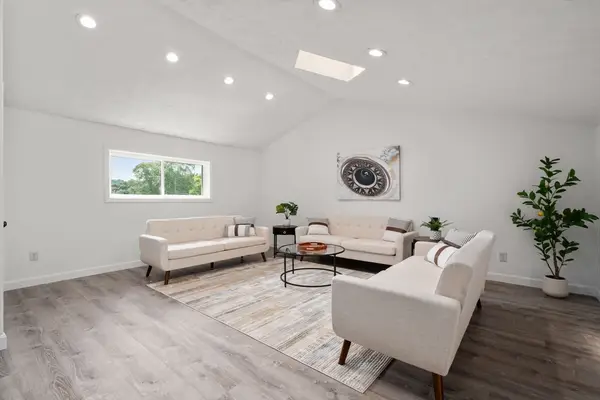 6 Ruth Dr, Framingham, MA 01701