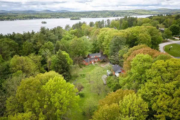 43 White Oaks Rd, Laconia, NH 03246