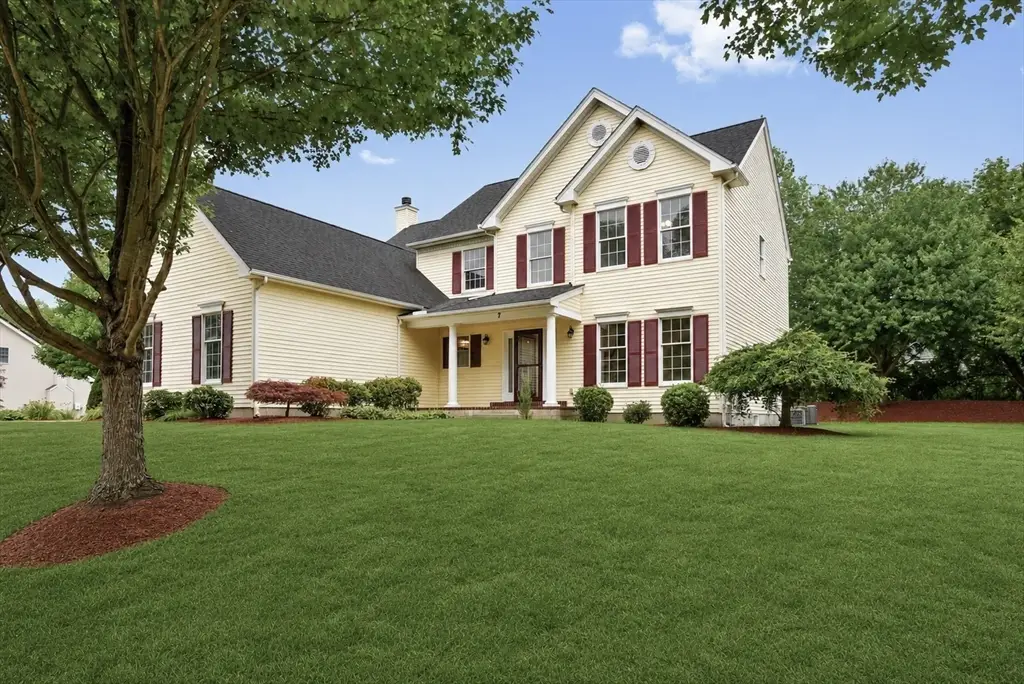 7 Whitehall Way, Bellingham, MA 02019 - #1