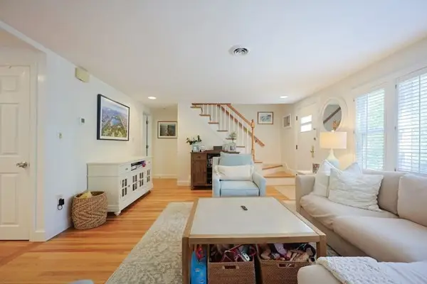 26 Pleasant St #B, Wellesley, MA 02482 - #3