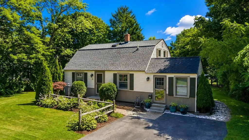 39 Harkins St, Clinton, MA 01510 - #1