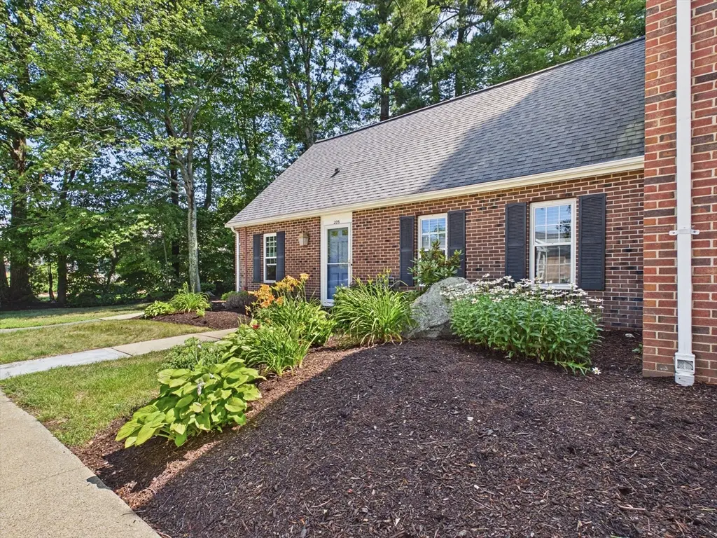 205 Erin Rd #205, Stoughton, MA 02072 - #1