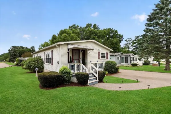 46 Leisurewoods Drive, Rockland, MA 02370