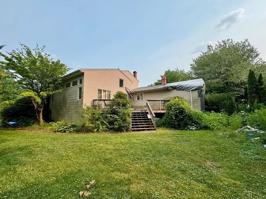 11 Robert Dr, Holyoke, MA 01040 - #3