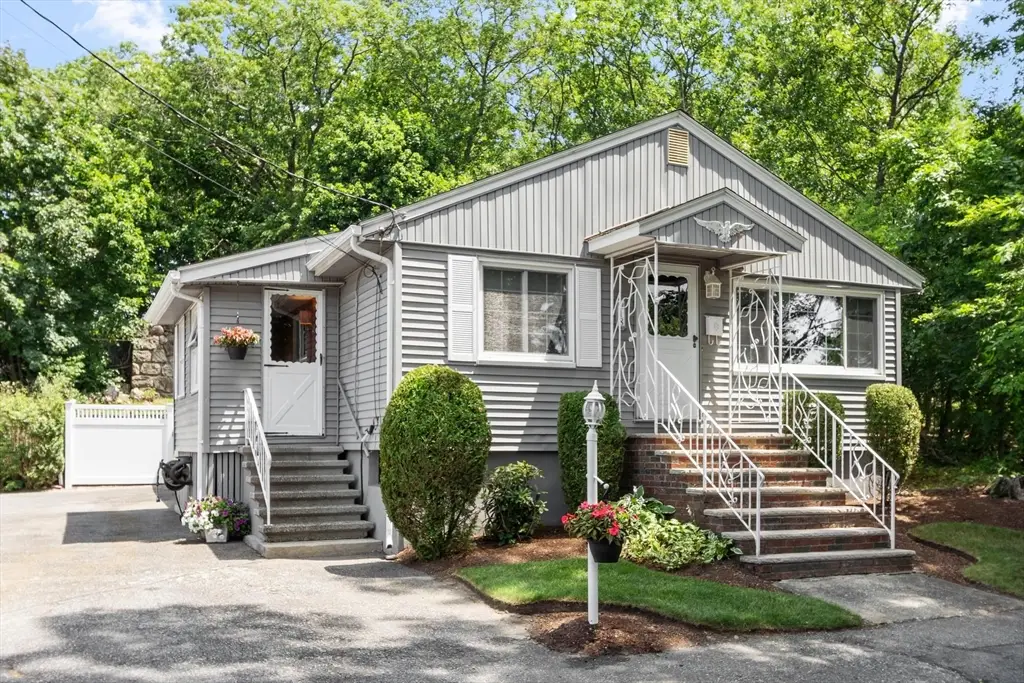 18 Quebec Ct, Lynn, MA 01905 - #1