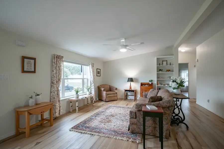 3 Revolution Dr, Dover, NH 03820 - #2
