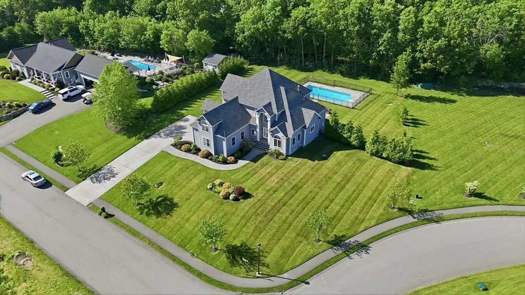 5 Kyle's Ct, Swansea, MA 02777 - #1