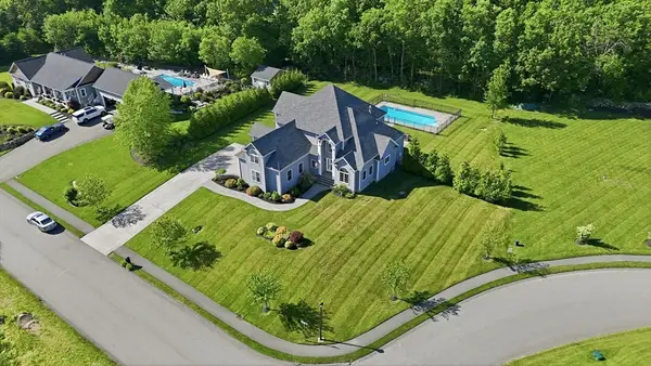 5 Kyle's Ct, Swansea, MA 02777