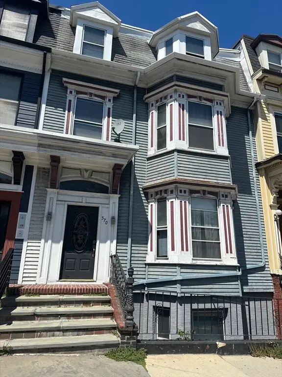 570 E Broadway, Boston, MA 02127