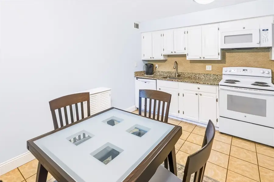 8 Cobblestone Ln #8, Worcester, MA 01606 - #3