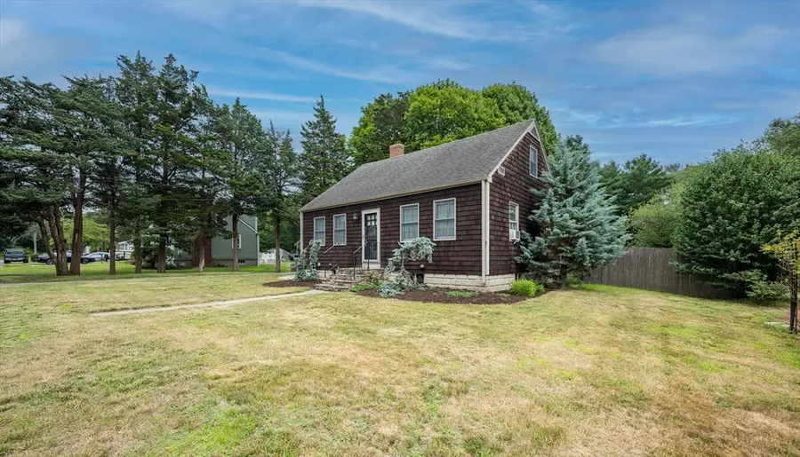 33 Dartmouth St, Fairhaven, MA 02719 - #2