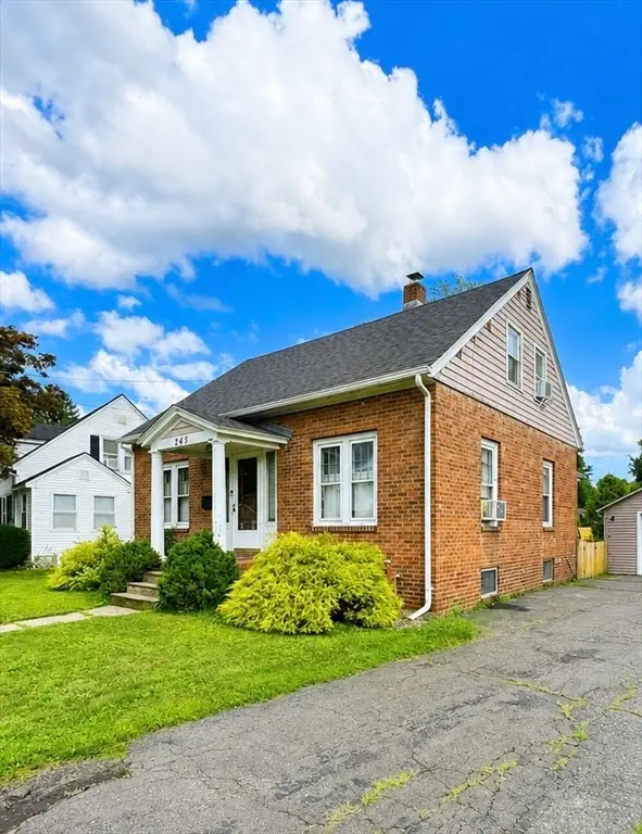 245 Plumtree Rd, Springfield, MA 01118 - #2