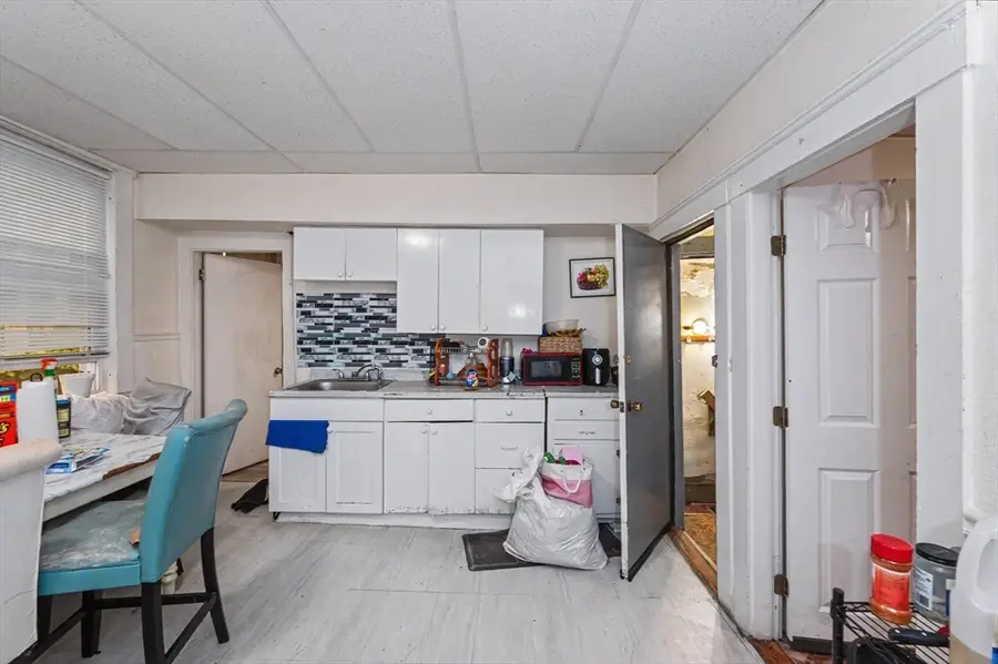 5 Dublin St, Lowell, MA 01854 - #3