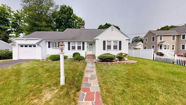 6 Maple Circle, Shrewsbury, MA 01545