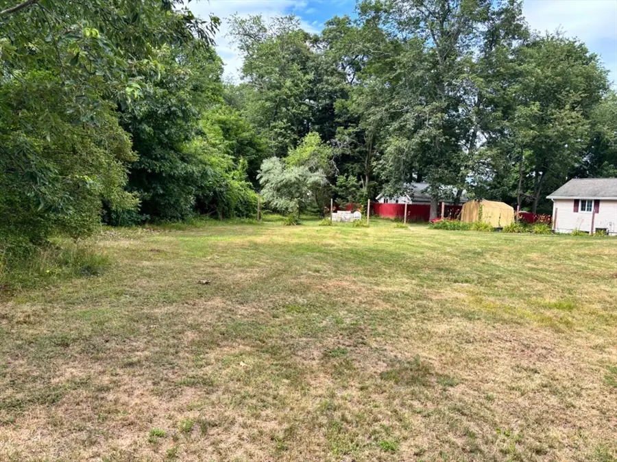14 Oak St, Southwick, MA 01077 - #2