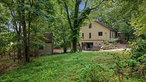 1746E Drift Rd, Westport, MA 02790