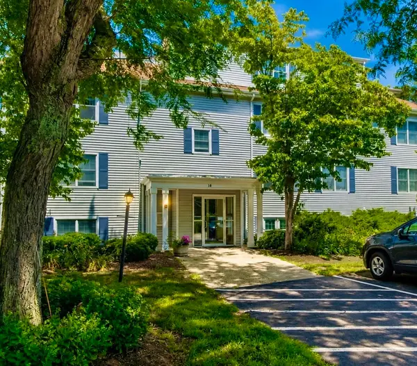 14 Webb Pl #2C, Mansfield, MA 02048