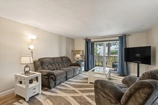 46 Greentree Ln #16, Weymouth, MA 02190