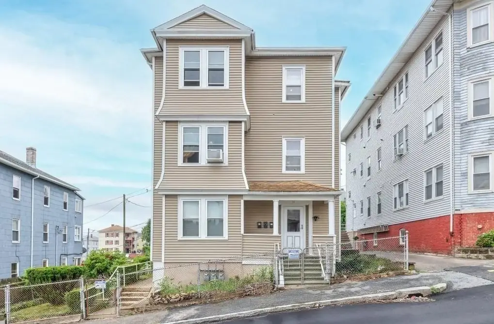 11 Shamrock St, Worcester, MA 01605 - #1